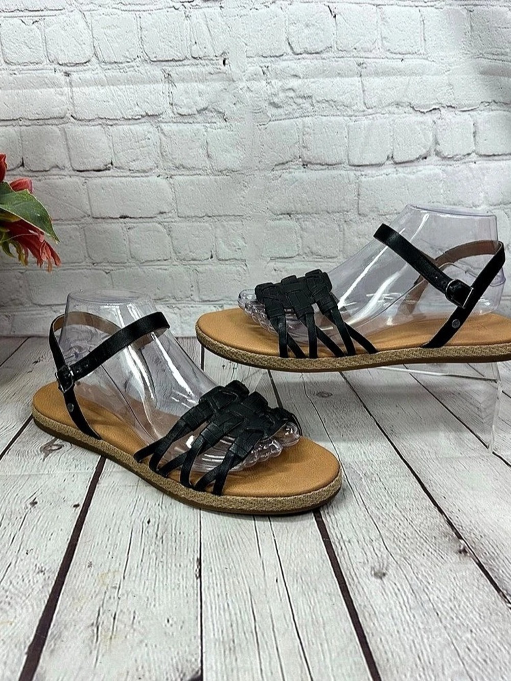UGG Yarrow Wedge Sandals in Black & Brown US 8.5